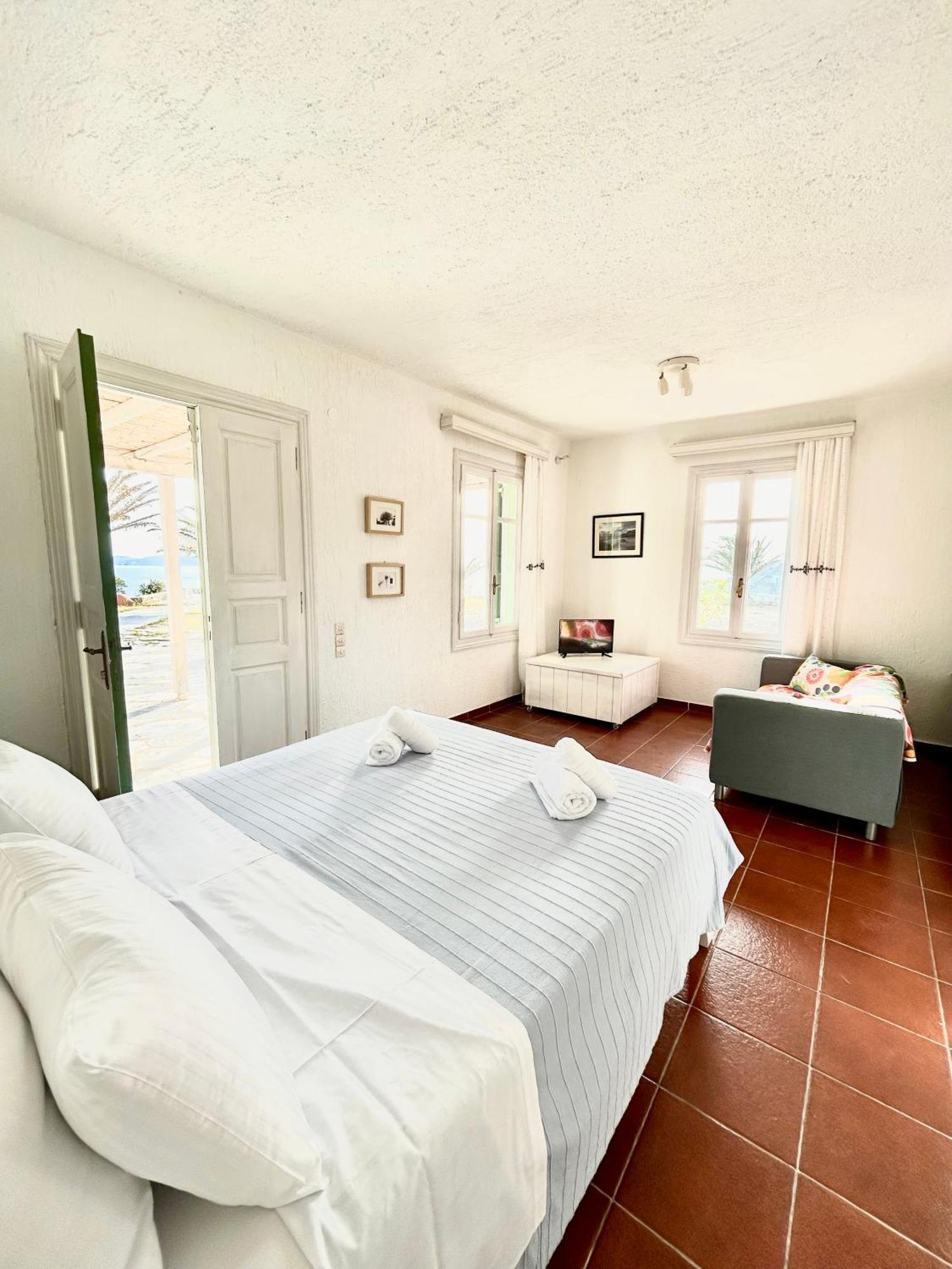 Fos Apartments Mykonos Agios Ioannis Diakoftis エクステリア 写真